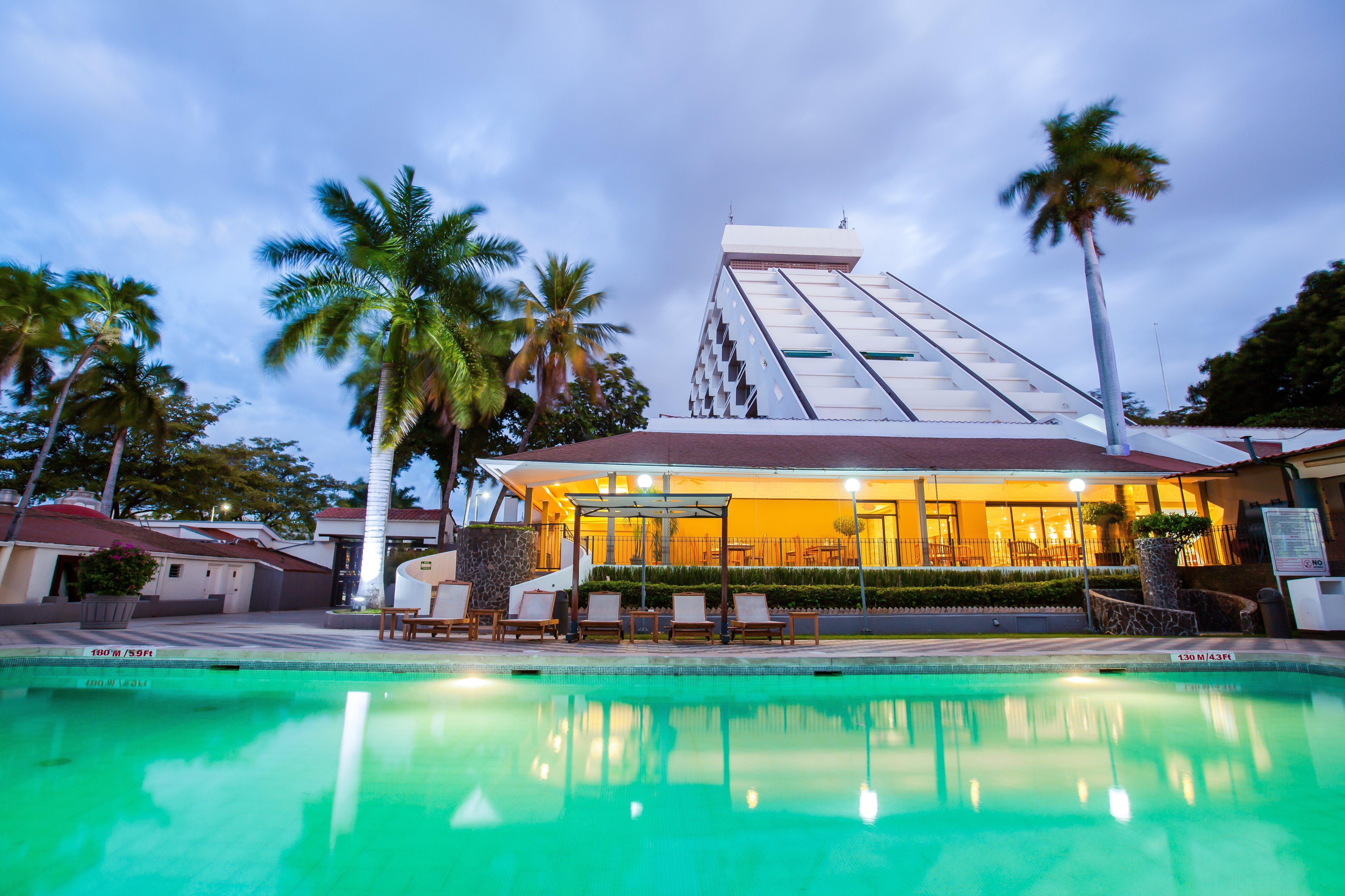Hotel Crowne Plaza Managua By Ihg Extérieur photo