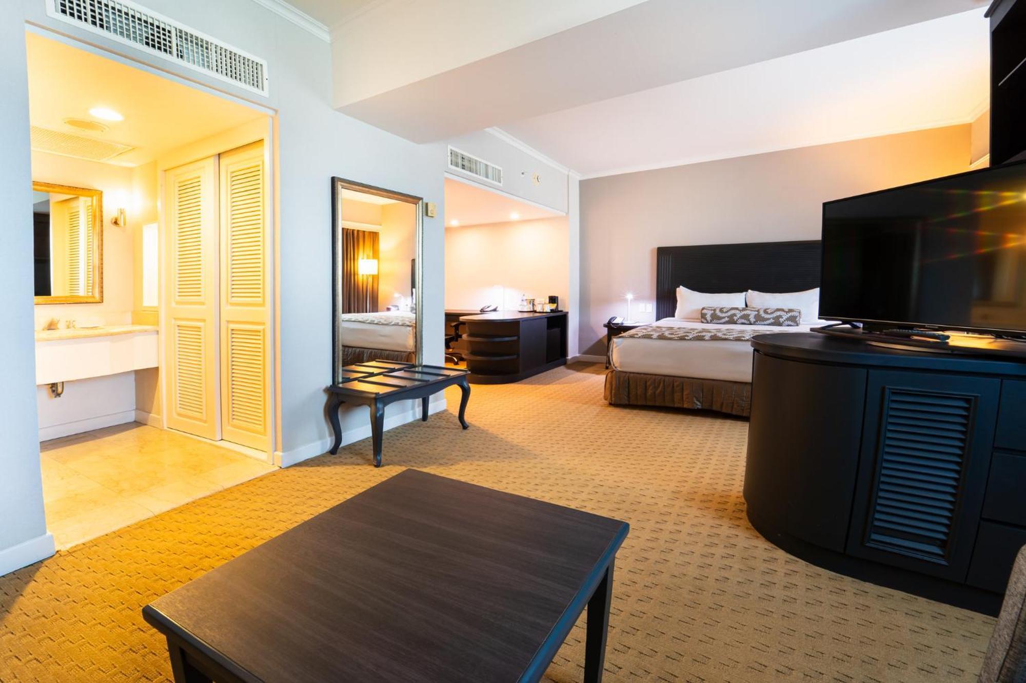Hotel Crowne Plaza Managua By Ihg Extérieur photo